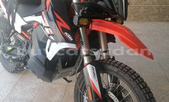 Buy Used KTM ADVENTURE White Bike in Abu Hijar in Sinnar