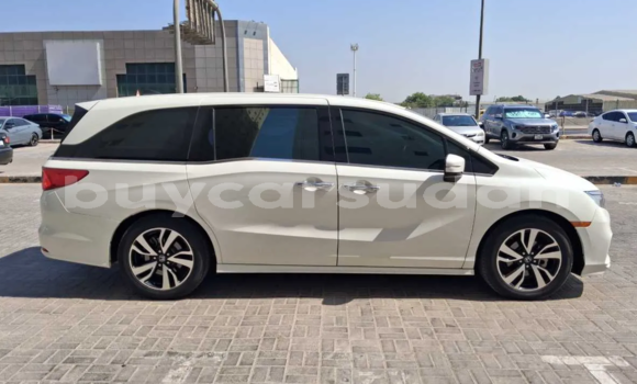 Buy Used Honda Odyssey White Car in Khartoum in Khartoum Buy Used Honda Odyssey White Car in Khartoum in Khartoum