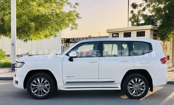 Buy Used Toyota Land Cruiser White Car in al–Qadarif in al-Qadarif Buy Used Toyota Land Cruiser White Car in al–Qadarif in al-Qadarif
