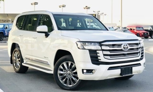 Buy Used Toyota Land Cruiser White Car in al–Qadarif in al-Qadarif Buy Used Toyota Land Cruiser White Car in al–Qadarif in al-Qadarif