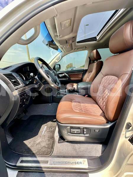 Big with watermark toyota land cruiser nahr an nil ad damir 4541