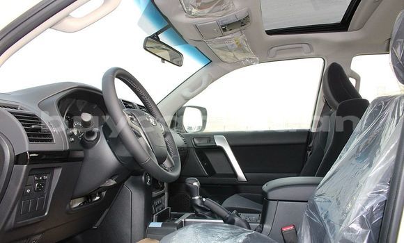 Buy Used Toyota Land Cruiser Prado White Car in Khartoum in Khartoum Buy Used Toyota Land Cruiser Prado White Car in Khartoum in Khartoum