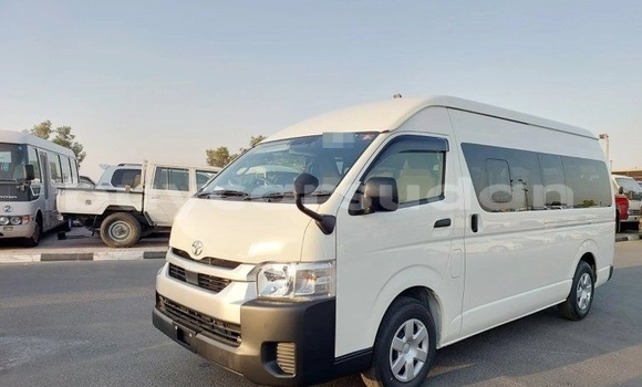 Buy Used Toyota Hiace White Car in Khartoum in Khartoum