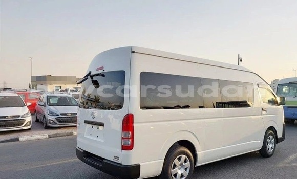 Buy Used Toyota Hiace White Car in Khartoum in Khartoum Buy Used Toyota Hiace White Car in Khartoum in Khartoum