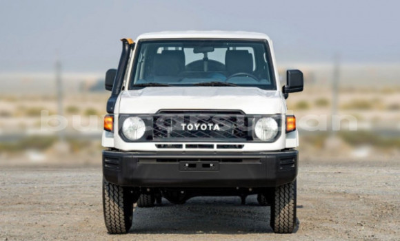 Buy Used Toyota Land Cruiser White Car in Khartoum in Khartoum Buy Used Toyota Land Cruiser White Car in Khartoum in Khartoum