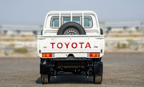 Buy Used Toyota Land Cruiser White Car in Khartoum in Khartoum Buy Used Toyota Land Cruiser White Car in Khartoum in Khartoum