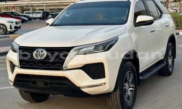 Buy Used Toyota Fortuner White Car in Khartoum in Khartoum Buy Used Toyota Fortuner White Car in Khartoum in Khartoum