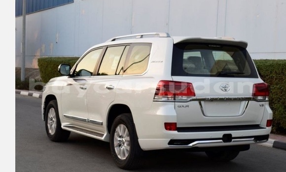 Buy Used Toyota Land Cruiser White Car in Khartoum in Khartoum Buy Used Toyota Land Cruiser White Car in Khartoum in Khartoum