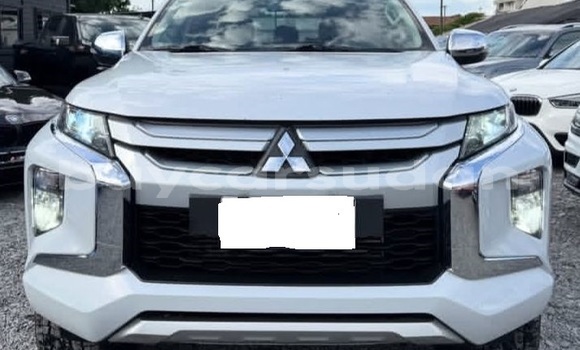 Buy Used Mitsubishi L200 White Car in Khartoum in Khartoum Buy Used Mitsubishi L200 White Car in Khartoum in Khartoum