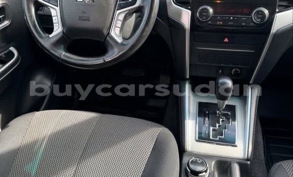 Buy Used Mitsubishi L200 White Car in Khartoum in Khartoum Buy Used Mitsubishi L200 White Car in Khartoum in Khartoum