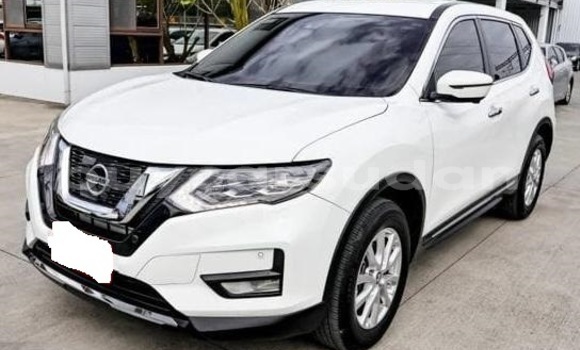 Buy Used Nissan X–Trail White Car in Khartoum in Khartoum