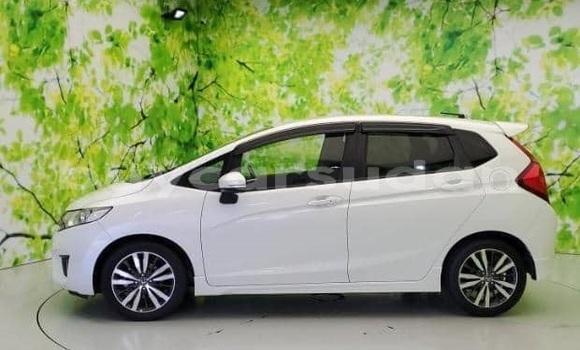 Buy Used Honda FIT White Car in Khartoum in Khartoum Buy Used Honda FIT White Car in Khartoum in Khartoum