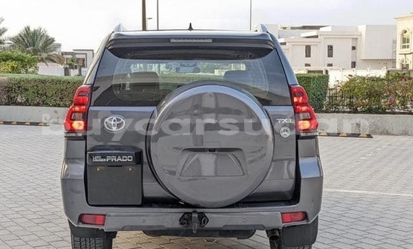 Buy Used Toyota Land Cruiser Prado White Car in Khartoum in Khartoum Buy Used Toyota Land Cruiser Prado White Car in Khartoum in Khartoum