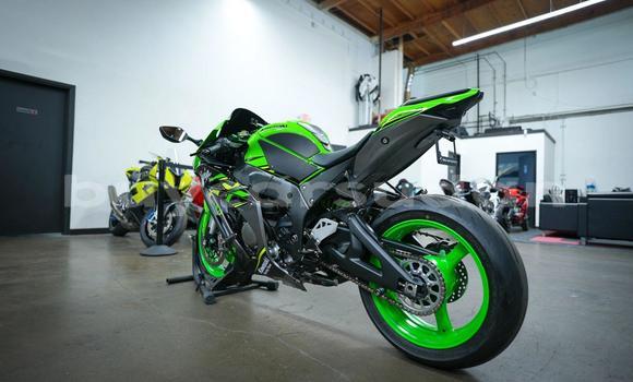 Buy Used Kawasaki Ninja ZX-10R Green Bike in al–Khartum in al-Khartum Buy Used Kawasaki Ninja ZX-10R Green Bike in al–Khartum in al-Khartum
