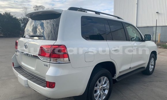 Buy Used Toyota Land Cruiser White Car in Khartoum in Khartoum Buy Used Toyota Land Cruiser White Car in Khartoum in Khartoum