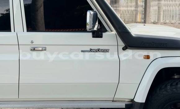 Buy Used Toyota Land Cruiser White Car in Khartoum in Khartoum Buy Used Toyota Land Cruiser White Car in Khartoum in Khartoum