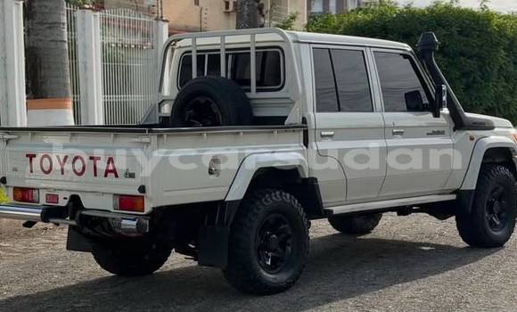 Buy Used Toyota Land Cruiser White Car in Khartoum in Khartoum Buy Used Toyota Land Cruiser White Car in Khartoum in Khartoum