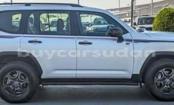 Buy Used Toyota Land Cruiser White Car in Khartoum in Khartoum Buy Used Toyota Land Cruiser White Car in Khartoum in Khartoum