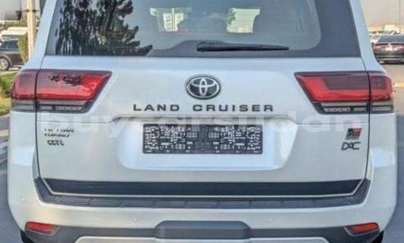 Buy Used Toyota Land Cruiser White Car in Khartoum in Khartoum Buy Used Toyota Land Cruiser White Car in Khartoum in Khartoum