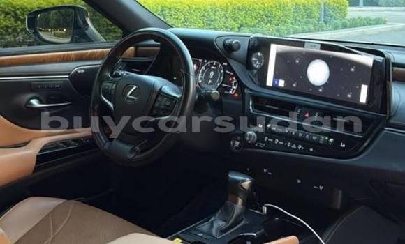 Buy Used Lexus ES White Car in Khartoum in Khartoum Buy Used Lexus ES White Car in Khartoum in Khartoum