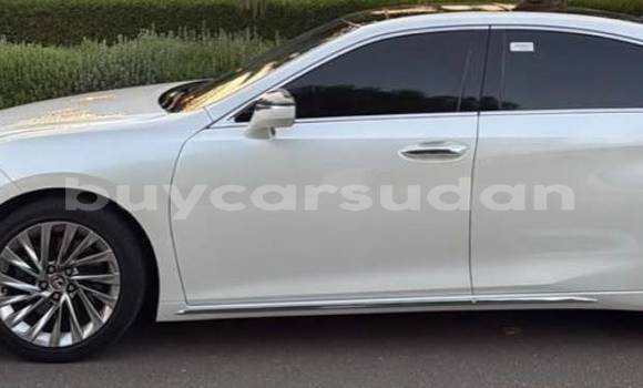 Buy Used Lexus ES White Car in Khartoum in Khartoum Buy Used Lexus ES White Car in Khartoum in Khartoum