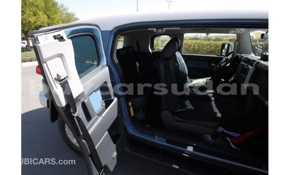 Buy Import Toyota FJ Cruiser Blue Car in Import - Dubai in Al Jazirah State