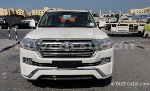 Buy Import Toyota Land Cruiser White Car in Import - Dubai in Al Jazirah State Buy Import Toyota Land Cruiser White Car in Import - Dubai in Al Jazirah State