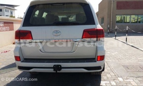 Buy Import Toyota Land Cruiser White Car in Import - Dubai in Al Jazirah State Buy Import Toyota Land Cruiser White Car in Import - Dubai in Al Jazirah State