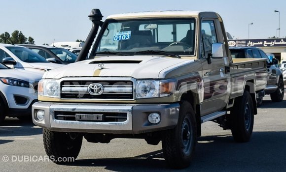 Buy Import Toyota Land Cruiser Beige Car in Import - Dubai in Al Jazirah State Buy Import Toyota Land Cruiser Beige Car in Import - Dubai in Al Jazirah State