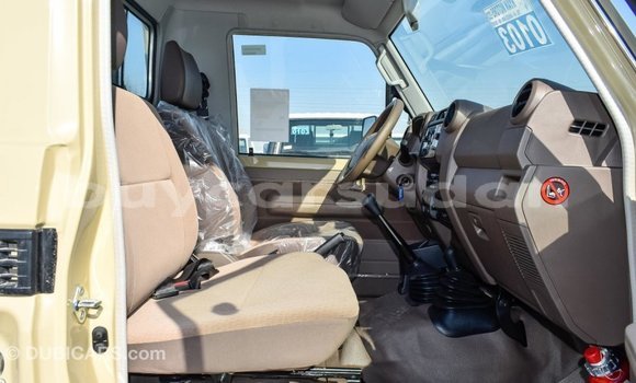 Buy Import Toyota Land Cruiser Beige Car in Import - Dubai in Al Jazirah State Buy Import Toyota Land Cruiser Beige Car in Import - Dubai in Al Jazirah State