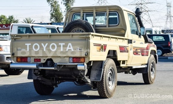 Buy Import Toyota Land Cruiser Beige Car in Import - Dubai in Al Jazirah State Buy Import Toyota Land Cruiser Beige Car in Import - Dubai in Al Jazirah State
