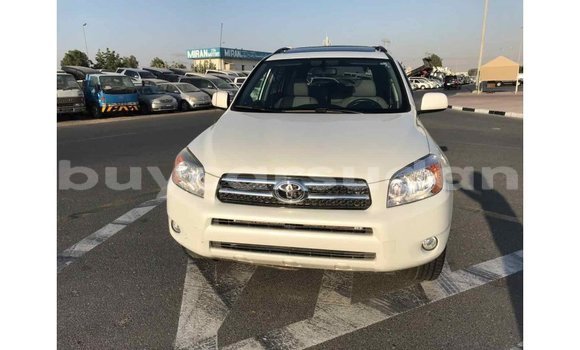 Buy Import Toyota HiAce White Truck in Import - Dubai in Al Jazirah State