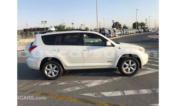 Buy Import Toyota HiAce White Truck in Import - Dubai in Al Jazirah State Buy Import Toyota HiAce White Truck in Import - Dubai in Al Jazirah State