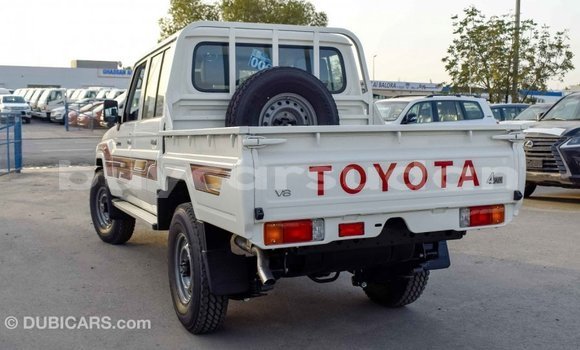Buy Import Toyota Land Cruiser White Car in Import - Dubai in Al Jazirah State Buy Import Toyota Land Cruiser White Car in Import - Dubai in Al Jazirah State