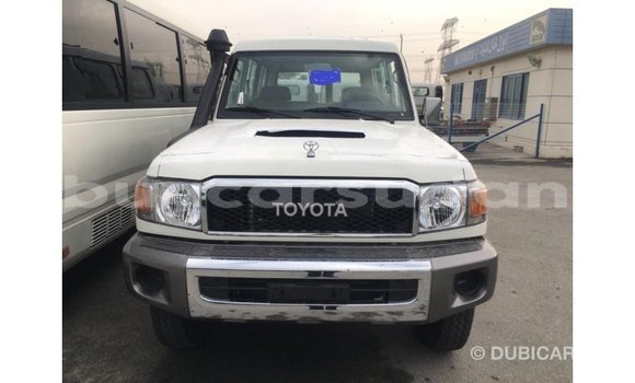 Buy Import Toyota Land Cruiser White Car in Import - Dubai in Al Jazirah State Buy Import Toyota Land Cruiser White Car in Import - Dubai in Al Jazirah State