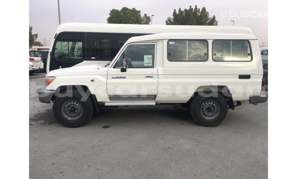 Buy Import Toyota Land Cruiser White Car in Import - Dubai in Al Jazirah State Buy Import Toyota Land Cruiser White Car in Import - Dubai in Al Jazirah State