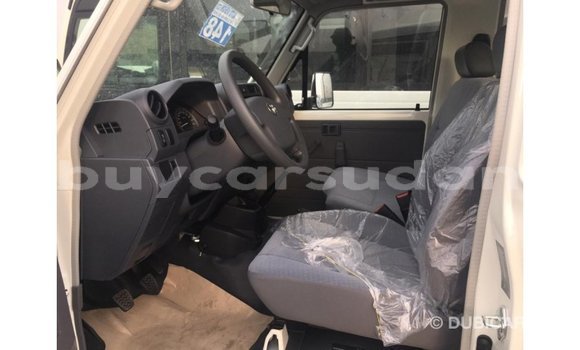 Buy Import Toyota Land Cruiser White Car in Import - Dubai in Al Jazirah State Buy Import Toyota Land Cruiser White Car in Import - Dubai in Al Jazirah State