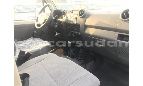 Buy Import Toyota Land Cruiser White Car in Import - Dubai in Al Jazirah State Buy Import Toyota Land Cruiser White Car in Import - Dubai in Al Jazirah State