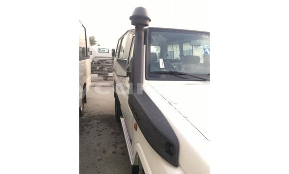 Buy Import Toyota Land Cruiser White Car in Import - Dubai in Al Jazirah State Buy Import Toyota Land Cruiser White Car in Import - Dubai in Al Jazirah State