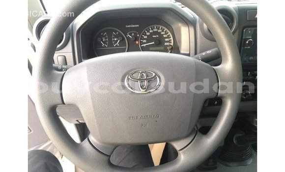 Buy Import Toyota Land Cruiser White Car in Import - Dubai in Al Jazirah State Buy Import Toyota Land Cruiser White Car in Import - Dubai in Al Jazirah State