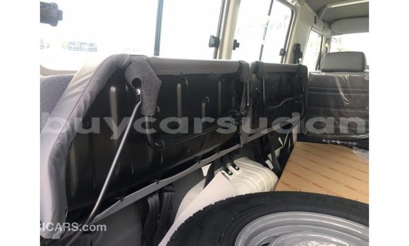 Buy Import Toyota Land Cruiser White Car in Import - Dubai in Al Jazirah State Buy Import Toyota Land Cruiser White Car in Import - Dubai in Al Jazirah State