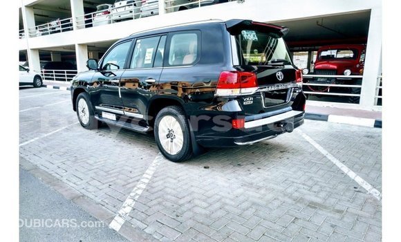Acheter Import Voiture Toyota Land Cruiser Noir à Import - Dubai, État d'Al Jazirah Acheter Import Voiture Toyota Land Cruiser Noir à Import - Dubai, État d'Al Jazirah