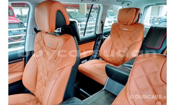 Acheter Import Voiture Toyota Land Cruiser Noir à Import - Dubai, État d'Al Jazirah Acheter Import Voiture Toyota Land Cruiser Noir à Import - Dubai, État d'Al Jazirah