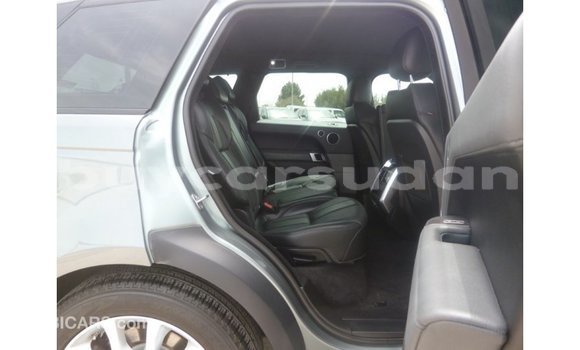 Buy Import Land Rover Range Rover Green Car in Import - Dubai in Al Jazirah State Buy Import Land Rover Range Rover Green Car in Import - Dubai in Al Jazirah State