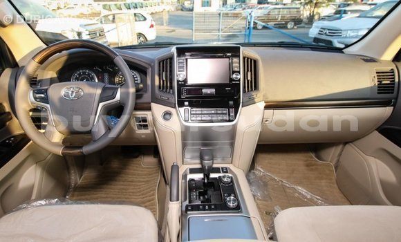 Buy Import Toyota Land Cruiser White Car in Import - Dubai in Al Jazirah State Buy Import Toyota Land Cruiser White Car in Import - Dubai in Al Jazirah State