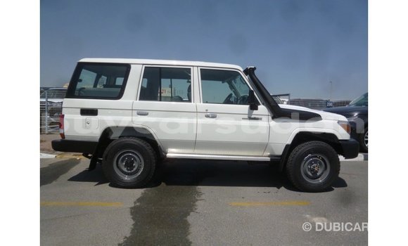 Buy Import Toyota Land Cruiser White Car in Import - Dubai in Al Jazirah State Buy Import Toyota Land Cruiser White Car in Import - Dubai in Al Jazirah State