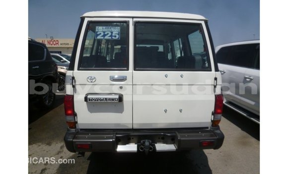 Buy Import Toyota Land Cruiser White Car in Import - Dubai in Al Jazirah State Buy Import Toyota Land Cruiser White Car in Import - Dubai in Al Jazirah State