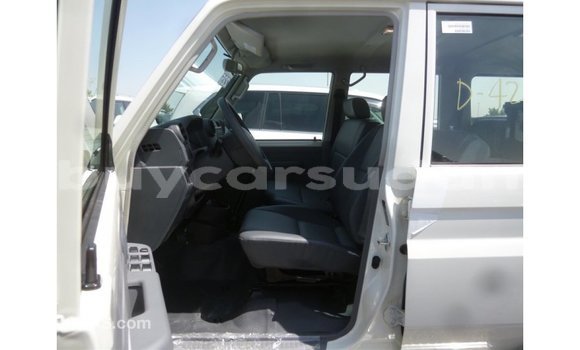Buy Import Toyota Land Cruiser White Car in Import - Dubai in Al Jazirah State Buy Import Toyota Land Cruiser White Car in Import - Dubai in Al Jazirah State