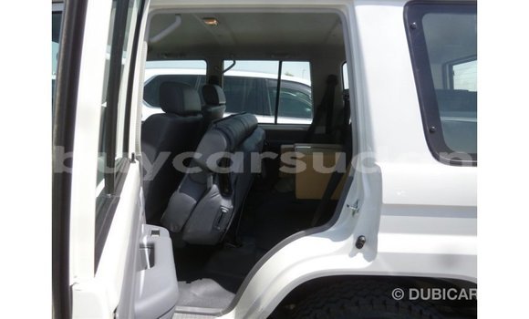Buy Import Toyota Land Cruiser White Car in Import - Dubai in Al Jazirah State Buy Import Toyota Land Cruiser White Car in Import - Dubai in Al Jazirah State