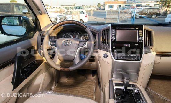 Buy Import Toyota Land Cruiser White Car in Import - Dubai in Al Jazirah State Buy Import Toyota Land Cruiser White Car in Import - Dubai in Al Jazirah State